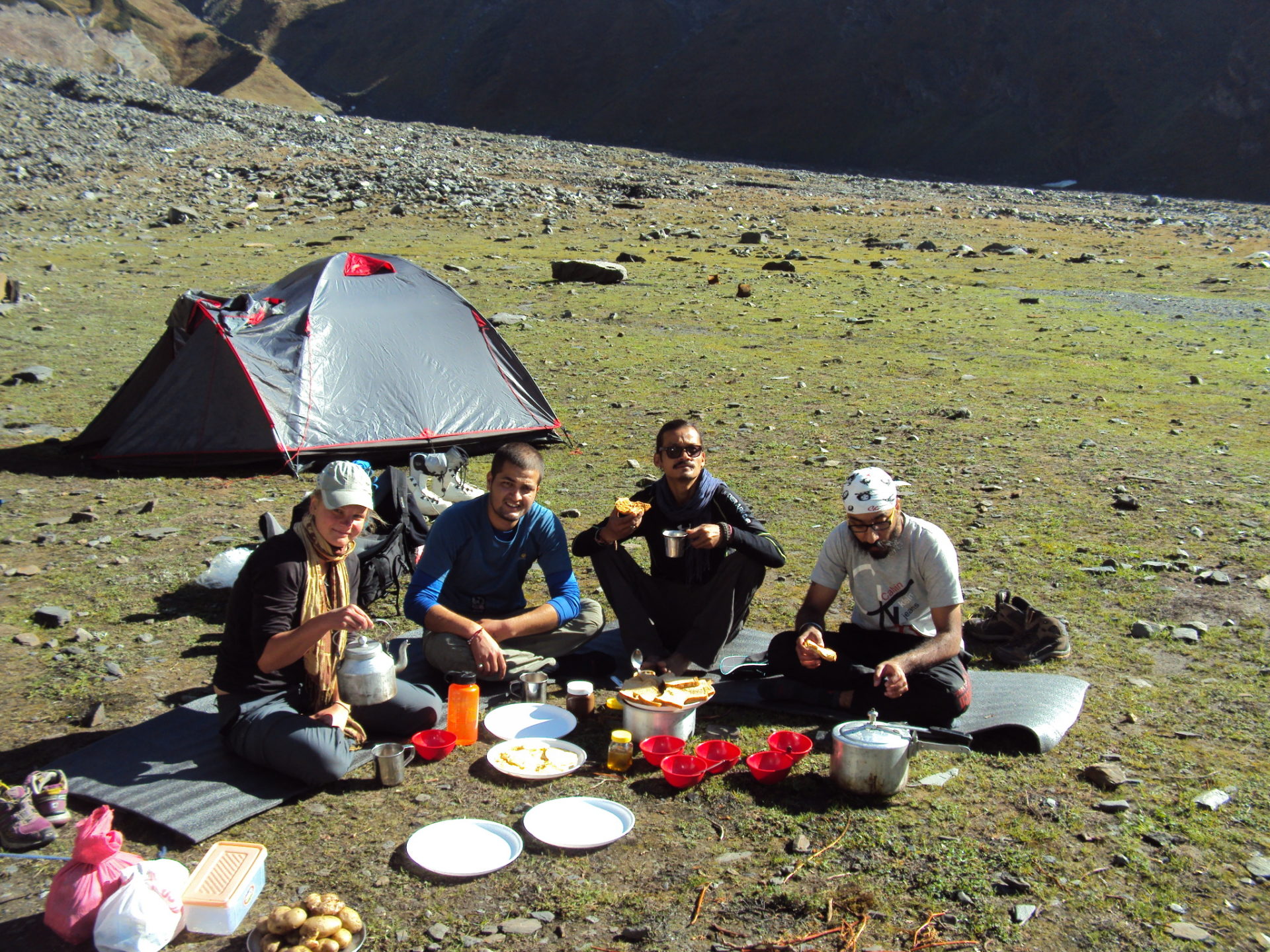 Frühstück im Base Camp