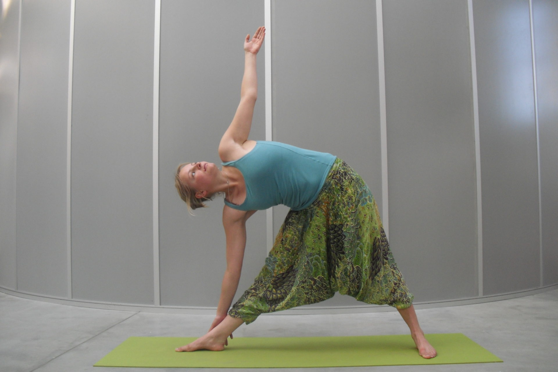 Trikonasana