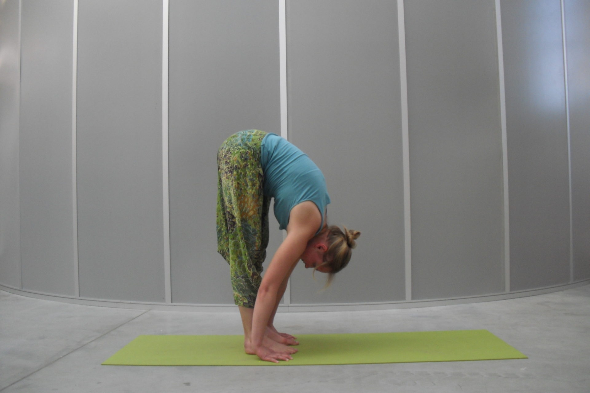 Hasta Padasana