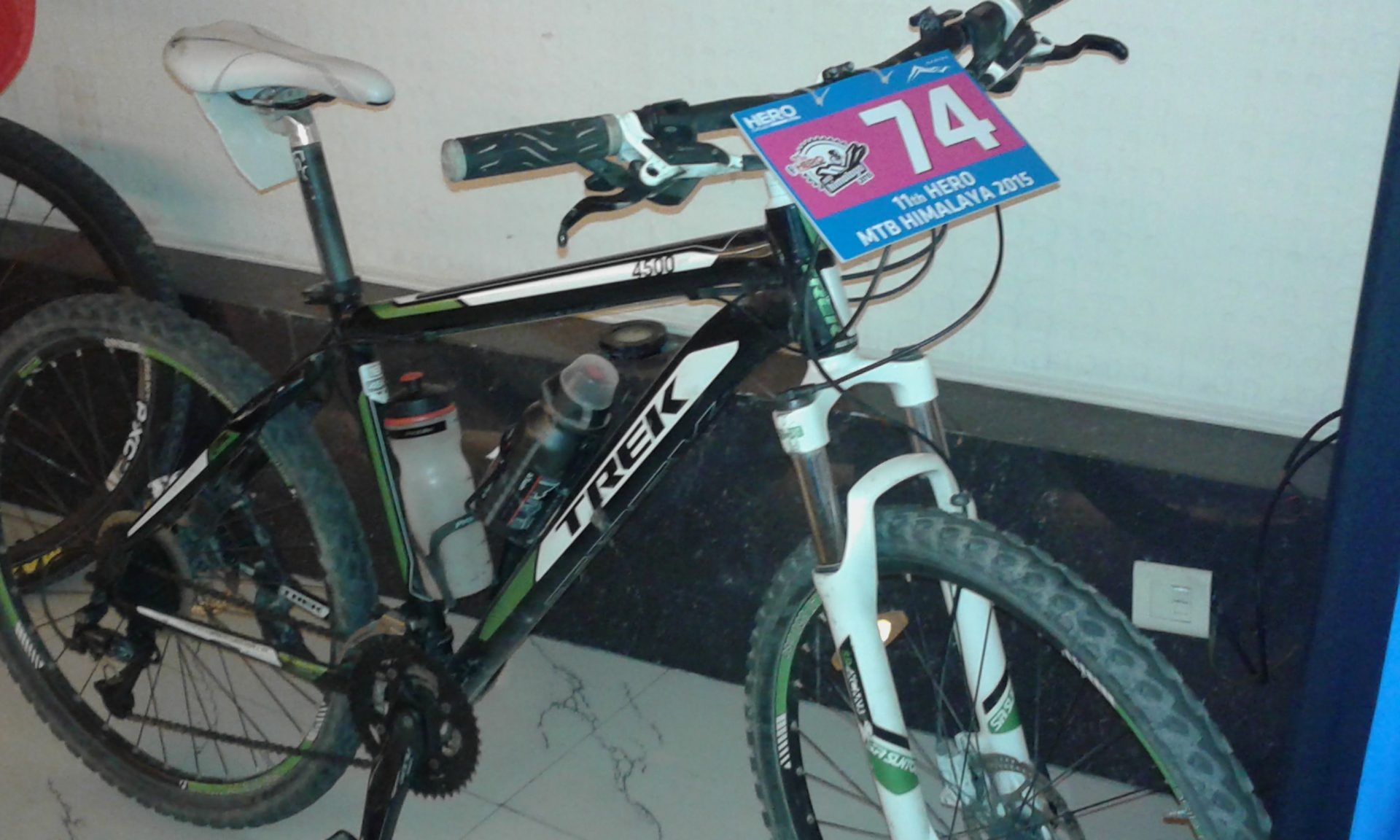 Mein Trek 4500- ein tolles Fahrrad, aber doch nicht ganz den Ansprüchen des MTB Himalaya Rennens genügend